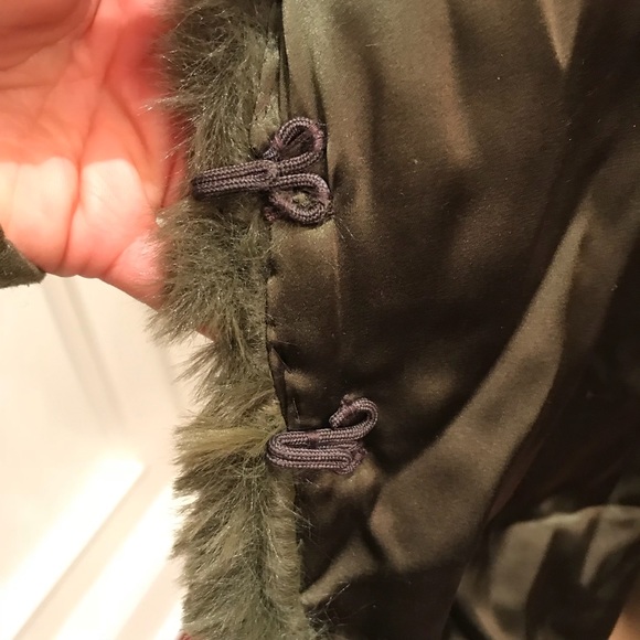 Custom made olive green fur vest - Picture 5 of 6